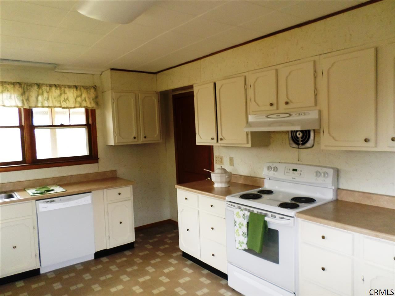 995 Maple Hill Road Schodack, NY 12033 - Photo 6 of 17 Kitchen