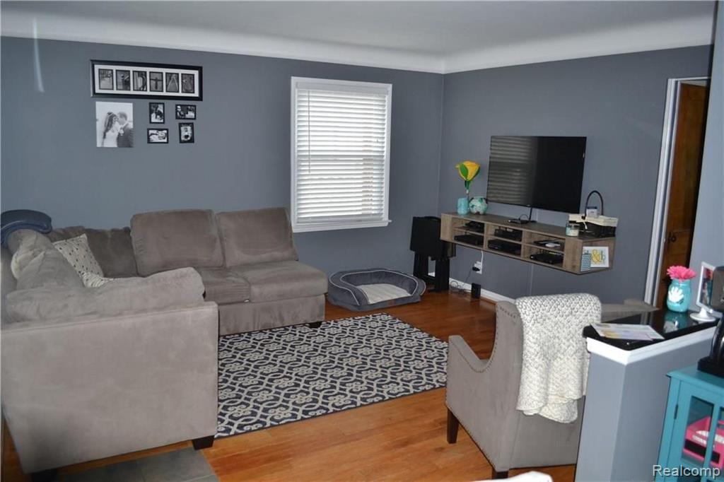 1186 Columbia Road Berkley, MI 48072 - Photo 10 of 38