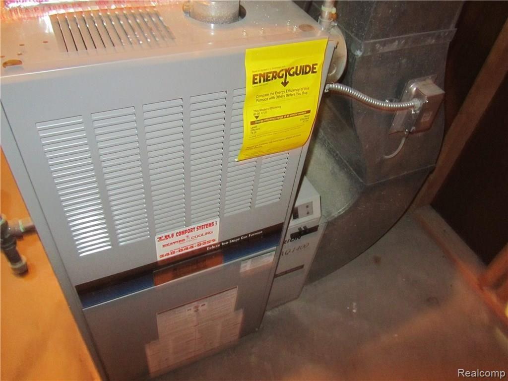 18937 Wayne Road Livonia, MI 48152 - Photo 50 of 55 18937 Wayne 126.JPG