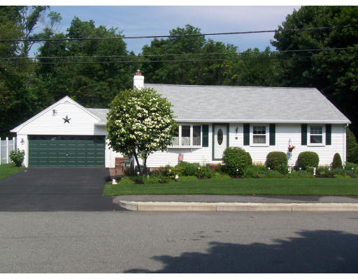 34 Amherst Road Braintree, MA 02184 - Photo 1 of 14 Gallery Image 1