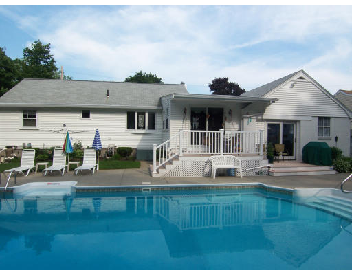 34 Amherst Road Braintree, MA 02184 - Photo 2 of 14 Gallery Image 2