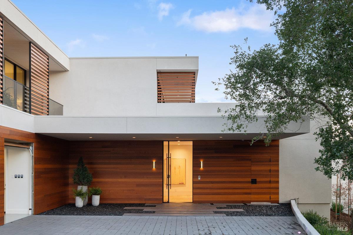 70 Ridgecrest Road Kentfield, CA 94904 - Photo 4 of 29 a front view of house