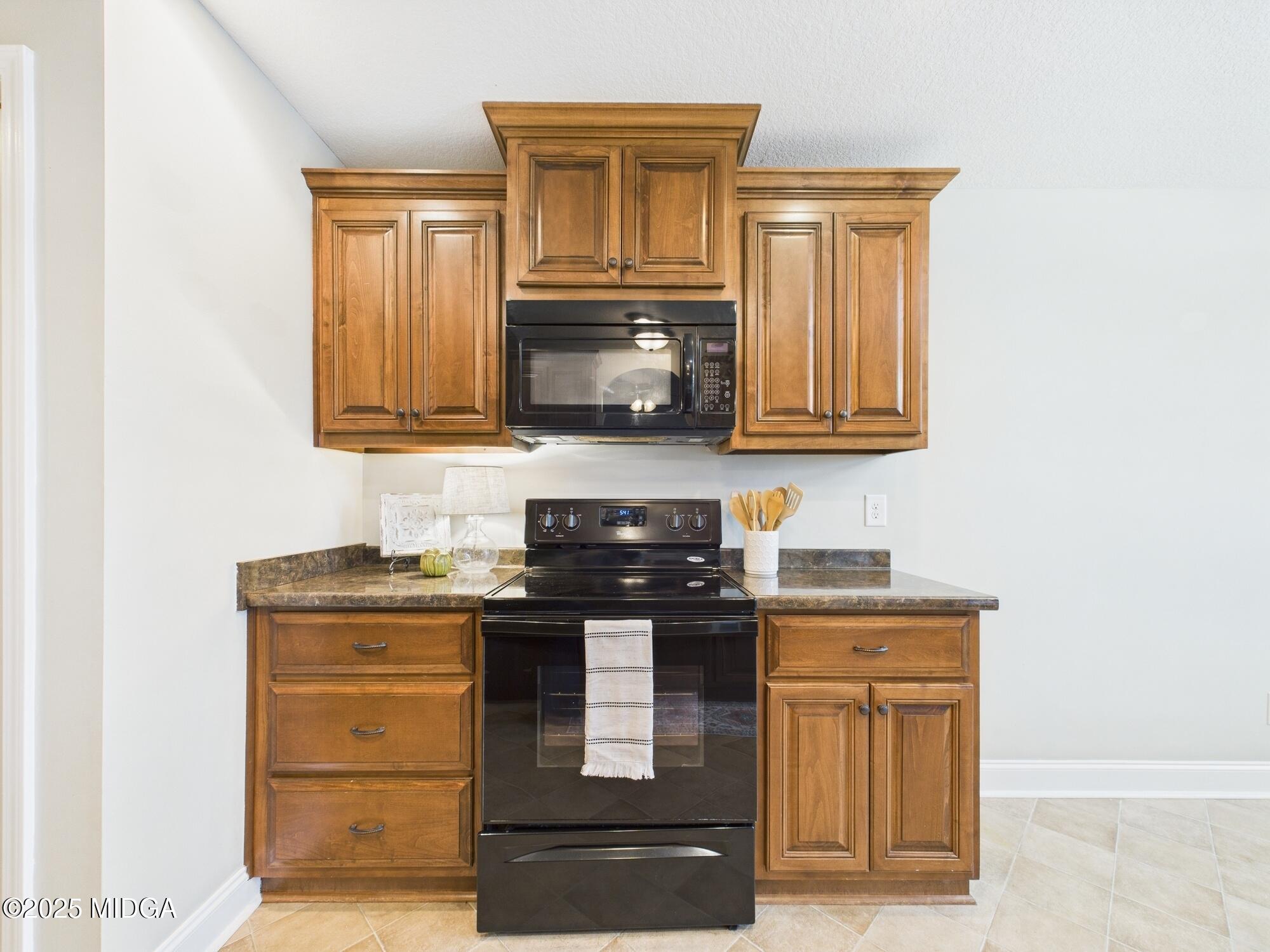 219 Haven Way Perry, GA 31069 - Photo 14 of 38 CAM03843G0-PR0049-STILL024