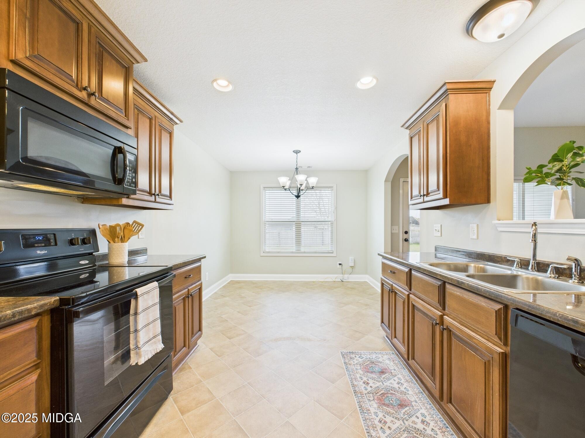 219 Haven Way Perry, GA 31069 - Photo 10 of 38 CAM03843G0-PR0049-STILL025