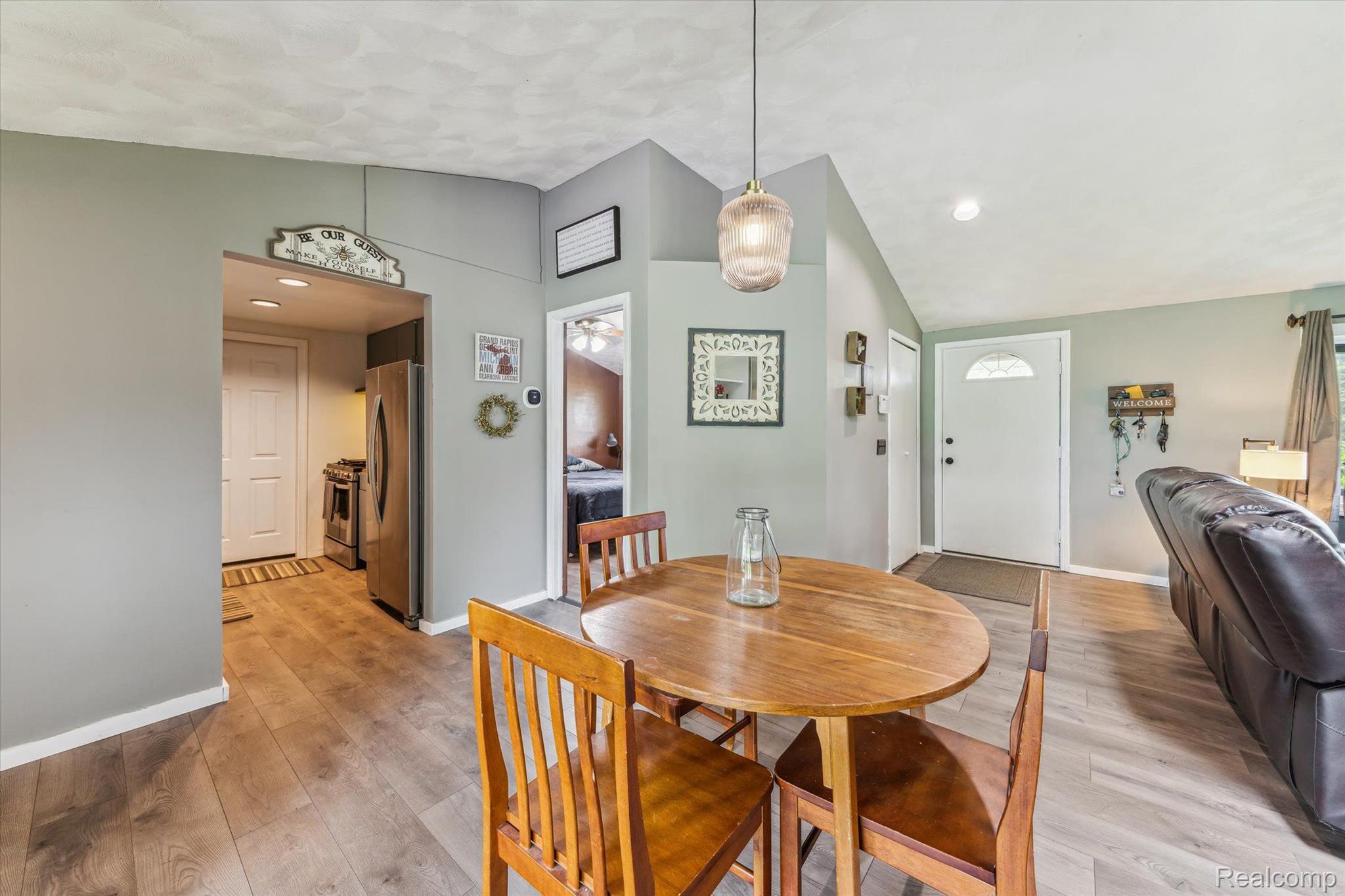 1853 Milverton Road Troy, MI 48083 - Photo 4 of 29 Gallery Image 4