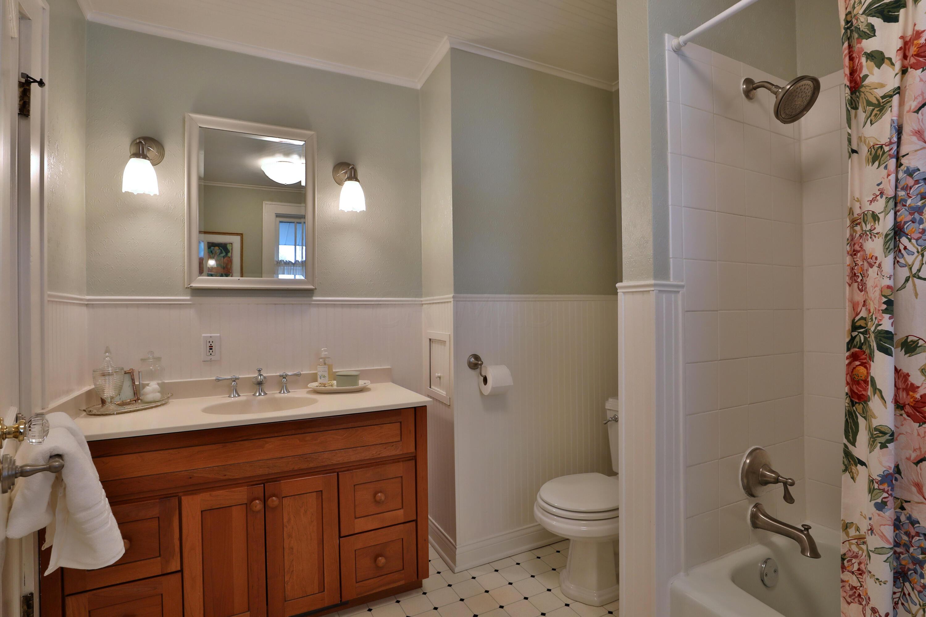 110 East Tulane Road Columbus, OH 43202 - Photo 33 of 50 Full Bath