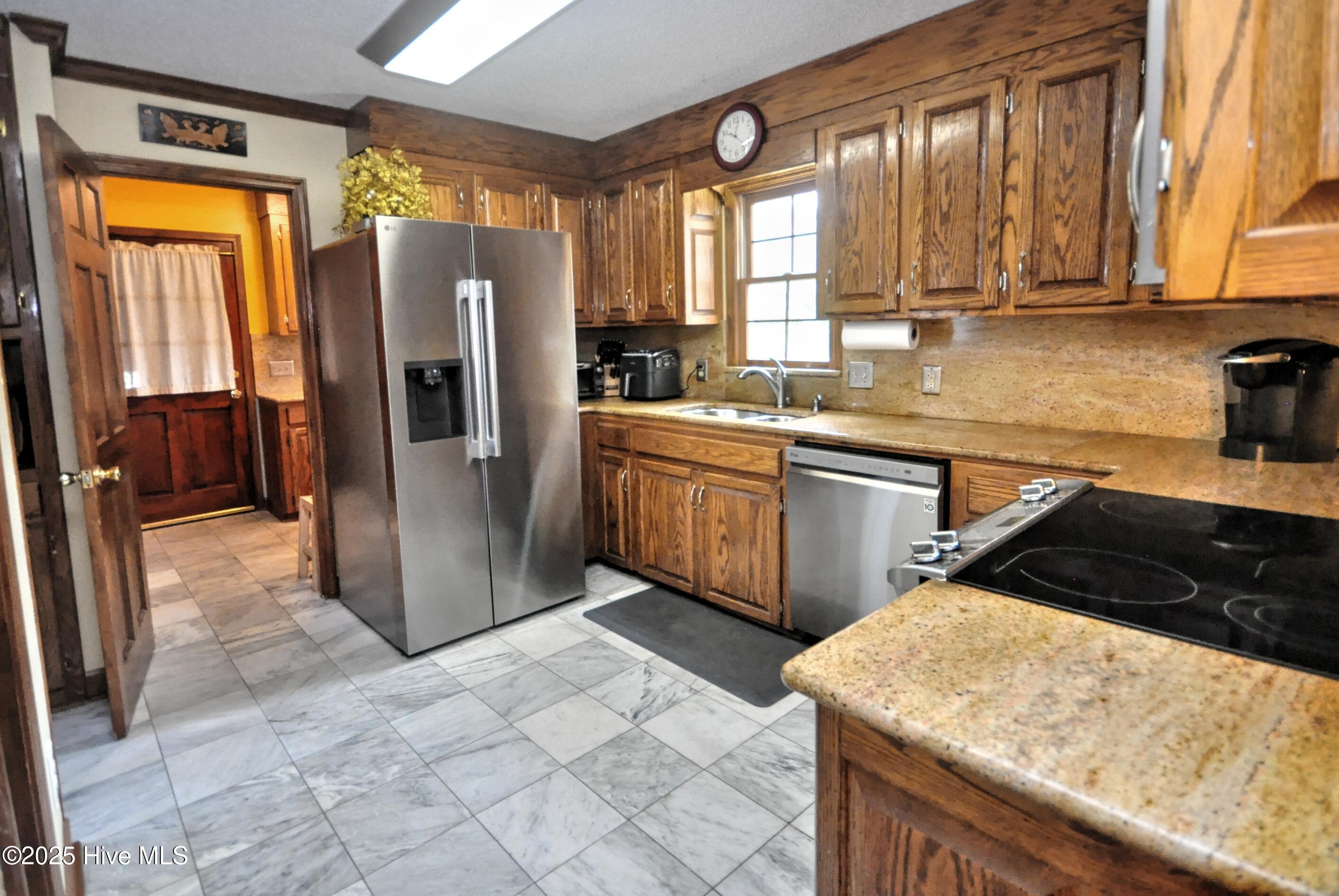 10 Queens Grant Circle Southwest Shallotte, NC 28470 - Photo 13 of 52 Kitchen