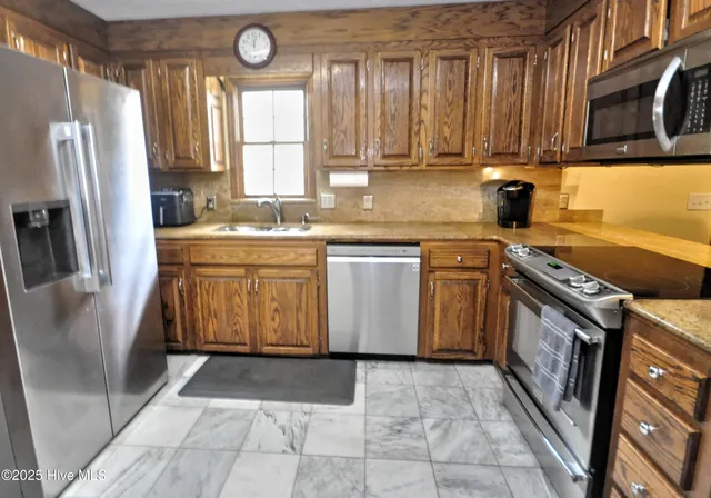 $525,000 | 10 Queens Grant Circle Southwest, Shallotte, NC 28470