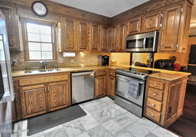 $525,000 | 10 Queens Grant Circle Southwest, Shallotte, NC 28470