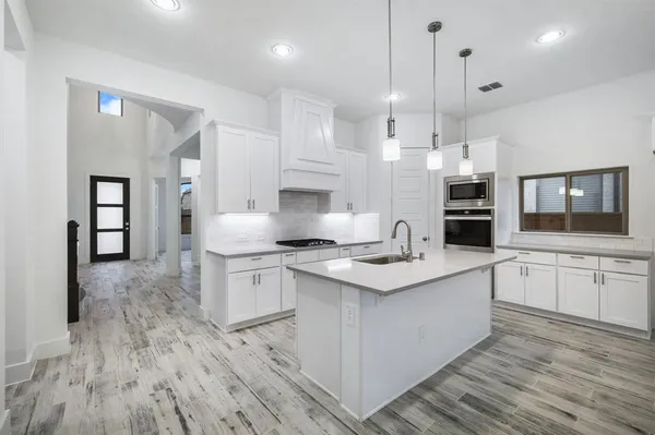 $6,100 | 8218 Vitex Avenue, Dallas, TX 75252