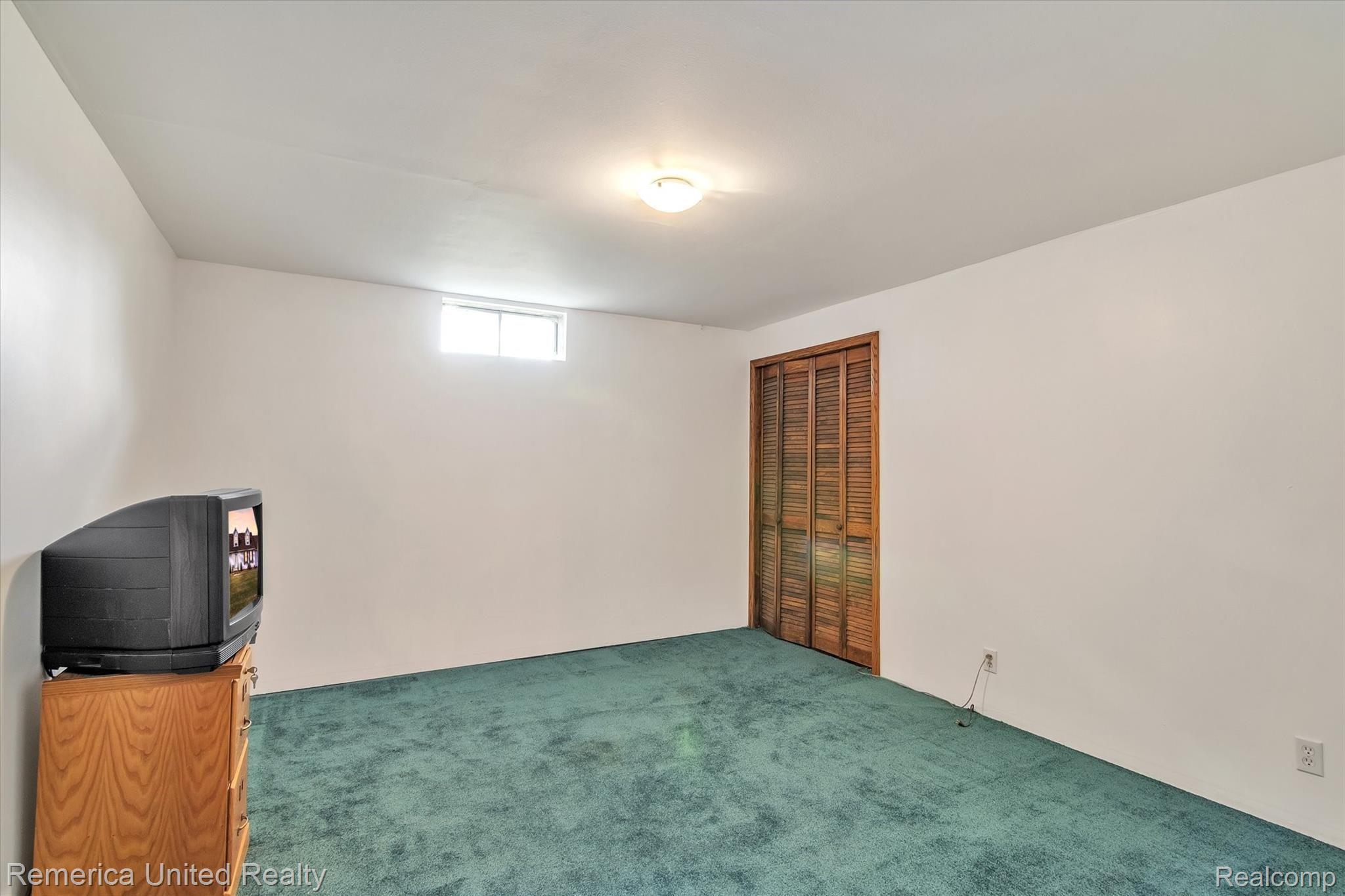 3814 Steinacker Road Howell, MI 48855 - Photo 40 of 68 42-3814-Steinacker-Rd-WindowStill-Real-Estate-Photography-42.jpg