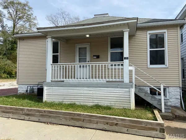$95,000 | 615 Central Avenue, Alton, IL 62002
