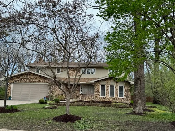 $870,000 | 371 Red Oak Lane, Highland Park, IL 60035
