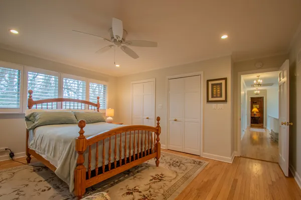 $870,000 | 371 Red Oak Lane, Highland Park, IL 60035