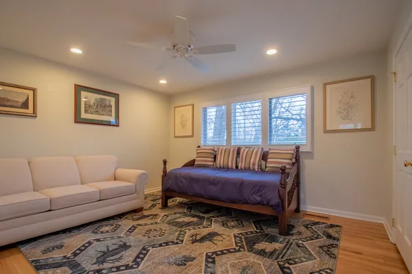 $870,000 | 371 Red Oak Lane, Highland Park, IL 60035