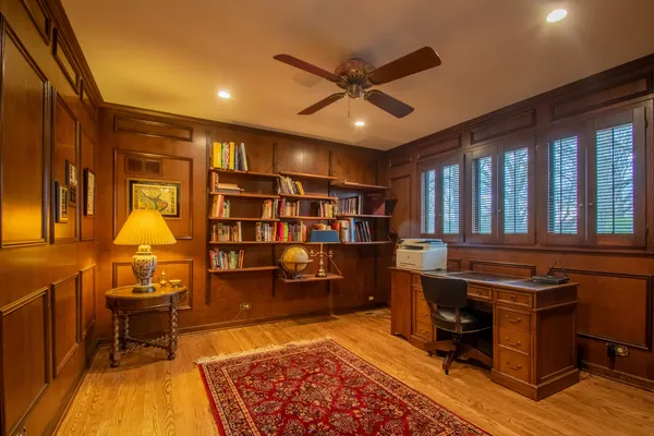 $870,000 | 371 Red Oak Lane, Highland Park, IL 60035