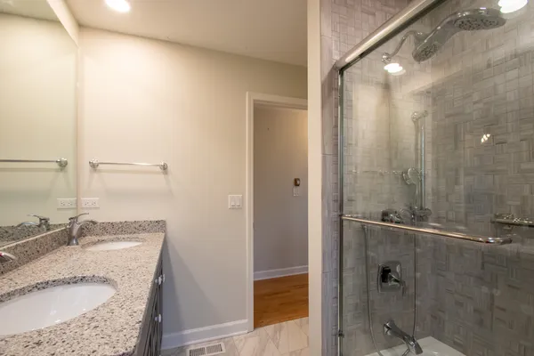 $870,000 | 371 Red Oak Lane, Highland Park, IL 60035