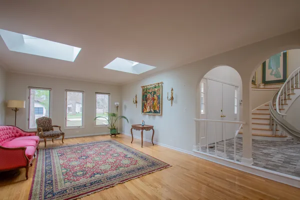 $870,000 | 371 Red Oak Lane, Highland Park, IL 60035