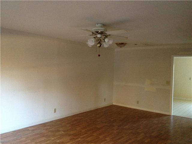 718 Kent Road Nashville, TN 37214 - Photo 2 of 10 Living rooom