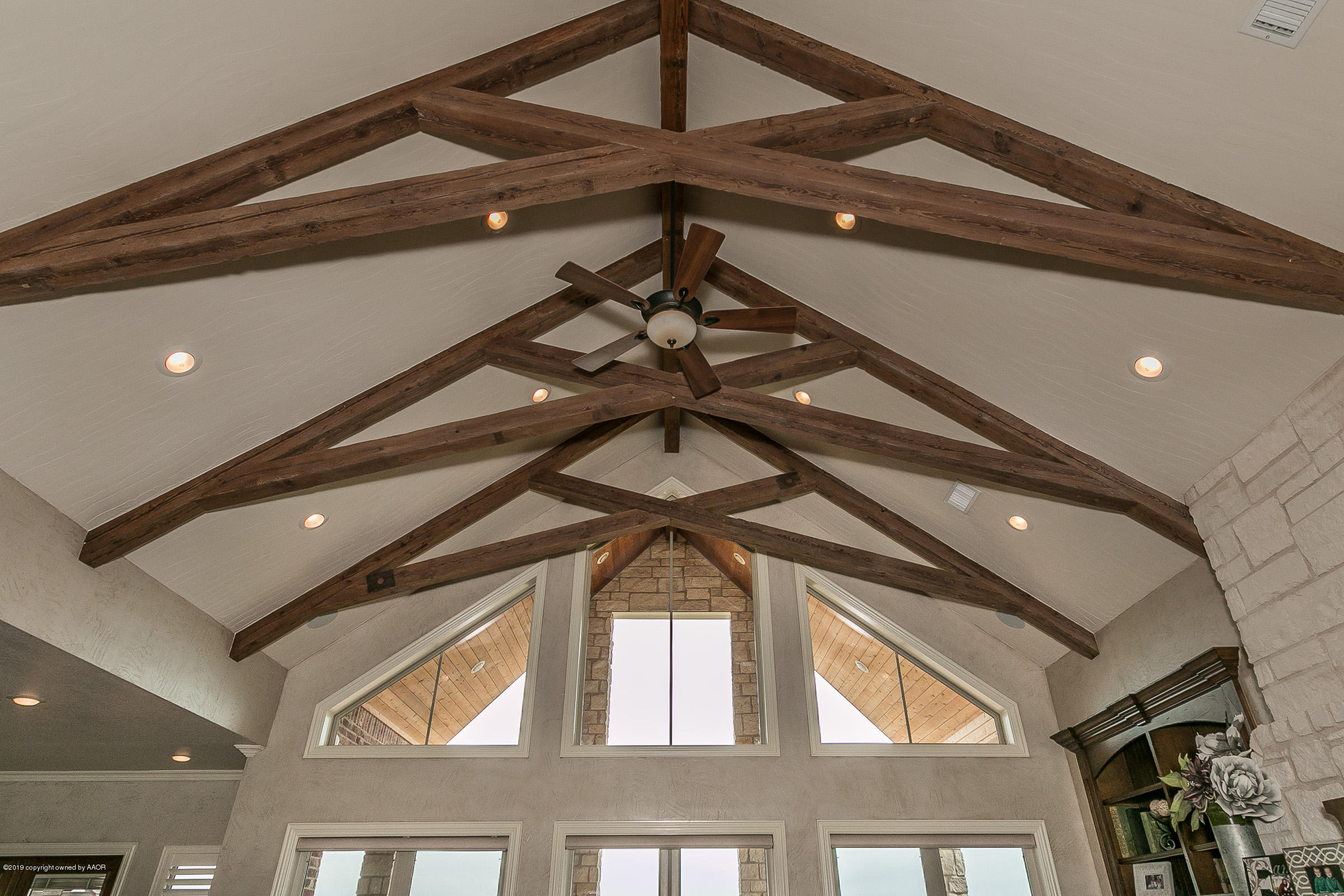 6801 Big Boulder Road Amarillo, TX 79118 - Photo 11 of 47 Living Room Ceiling