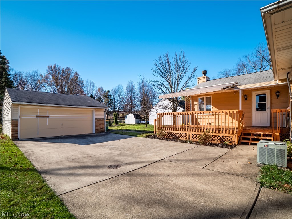 14644 Pease Road Maple Heights, OH 44137 - Photo 6 of 35