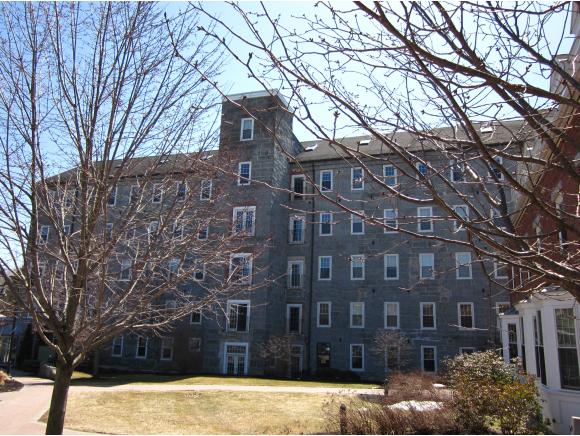 6 Bay Road, Unit 7 Newmarket, NH 03857 - Photo 1 of 21
