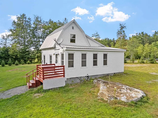 $174,900 | 2877 Mt Moosilauke Highway, Haverhill, NH 03780