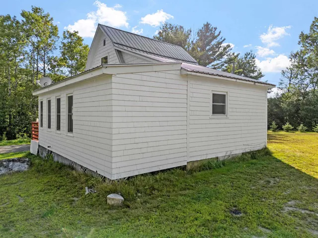 $174,900 | 2877 Mt Moosilauke Highway, Haverhill, NH 03780