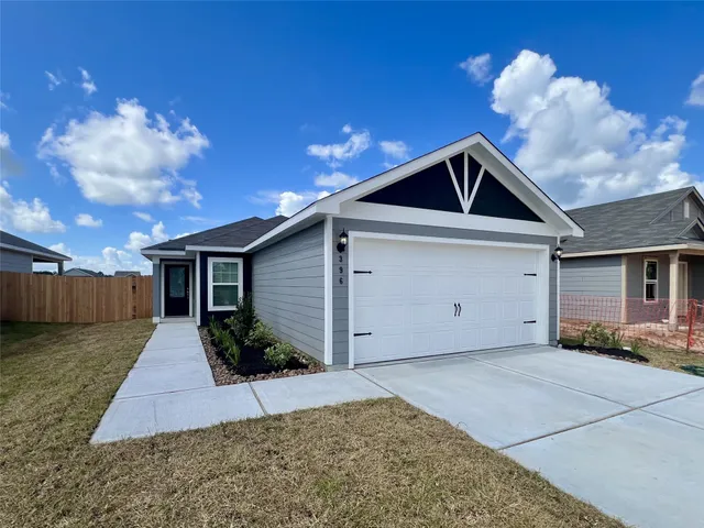 $1,925 | 396 Tejas Trail, Waller, TX 77484