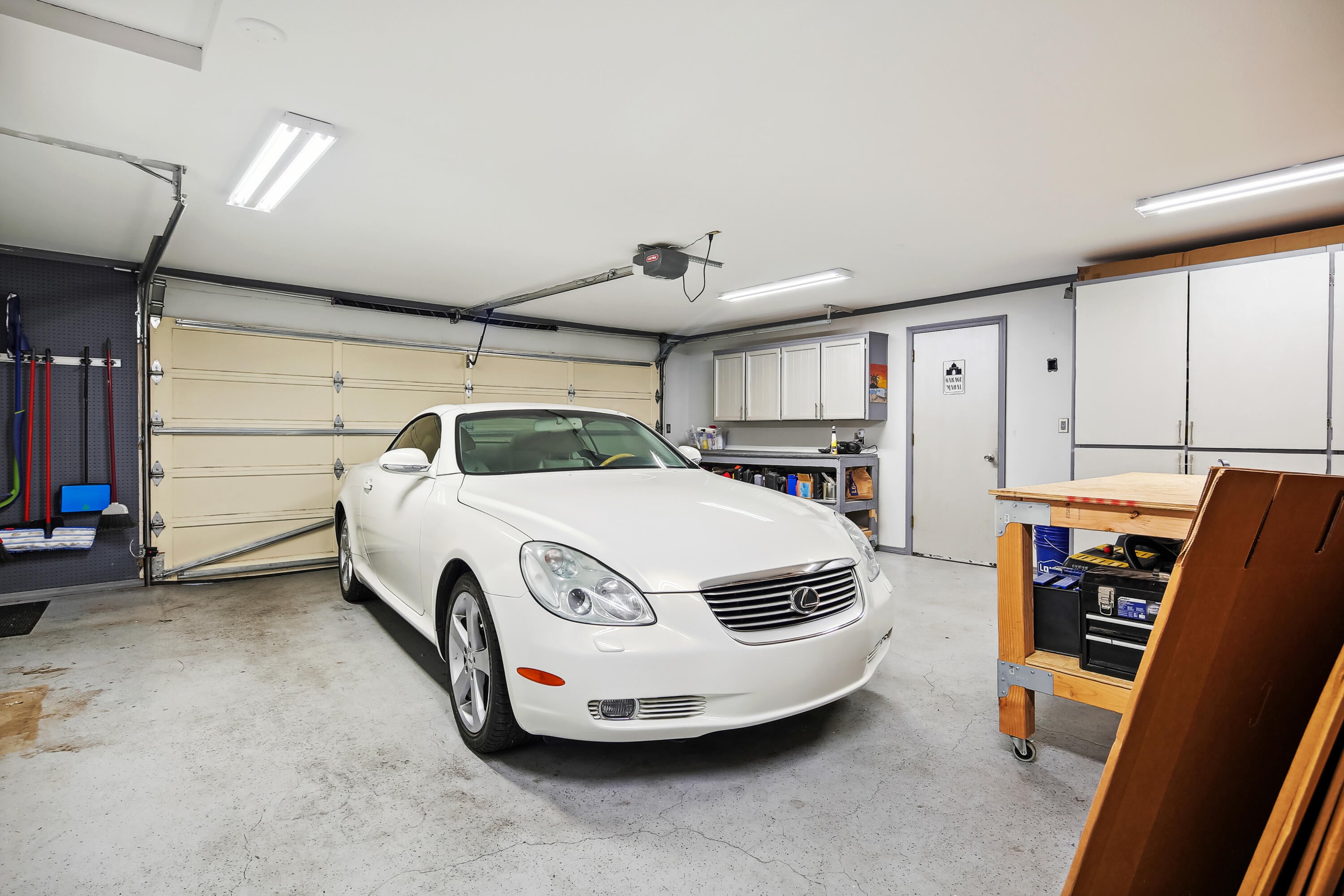 20466 Mainline Road Bend, OR 97702 - Photo 28 of 35 main_level-garage-og8a3340