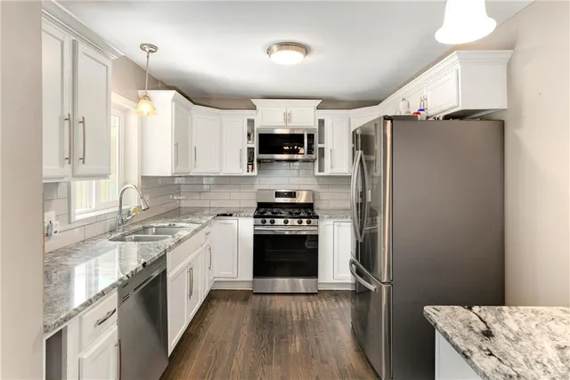 $324,900 | 701 Southwest Ward Road, Lee's Summit, MO 64081