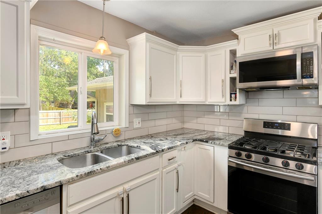 701 Southwest Ward Road Lee's Summit, MO 64081 - Photo 15 of 40