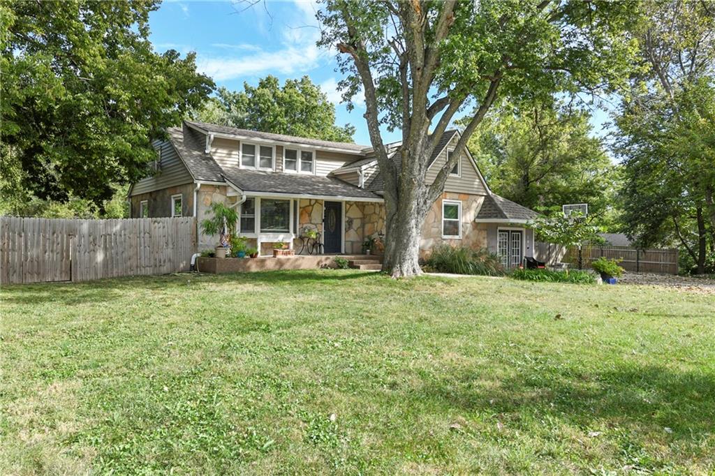 701 Southwest Ward Road Lee's Summit, MO 64081 - Photo 2 of 40