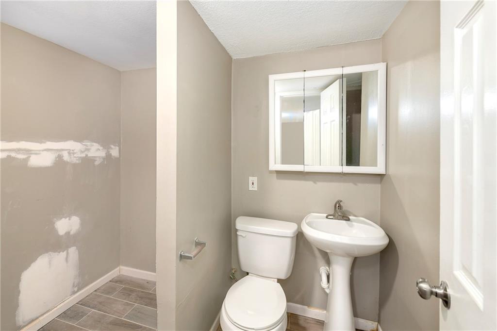 701 Southwest Ward Road Lee's Summit, MO 64081 - Photo 27 of 40