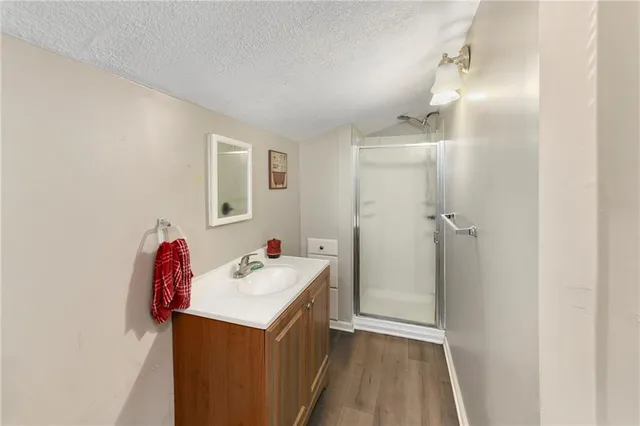 $324,900 | 701 Southwest Ward Road, Lee's Summit, MO 64081