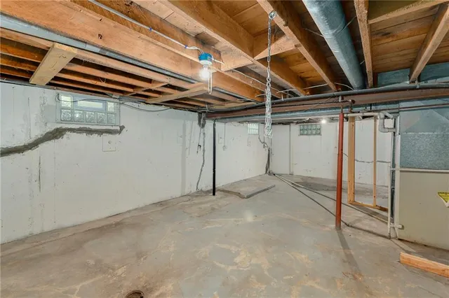 $324,900 | 701 Southwest Ward Road, Lee's Summit, MO 64081