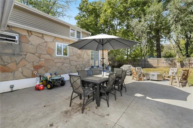 $324,900 | 701 Southwest Ward Road, Lee's Summit, MO 64081