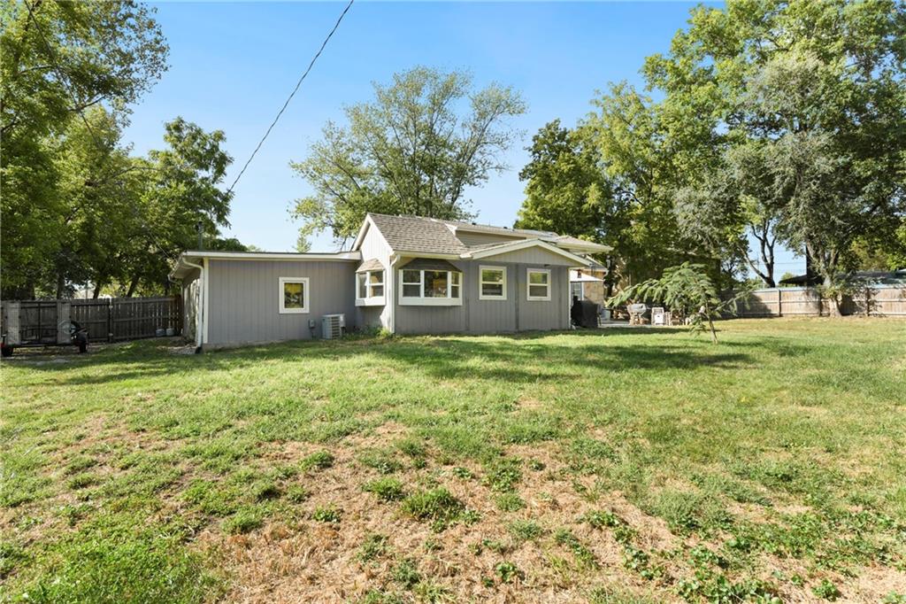 701 Southwest Ward Road Lee's Summit, MO 64081 - Photo 37 of 40