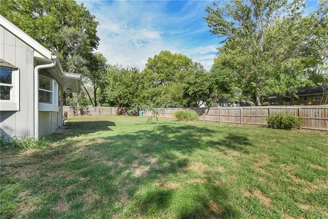 $324,900 | 701 Southwest Ward Road, Lee's Summit, MO 64081