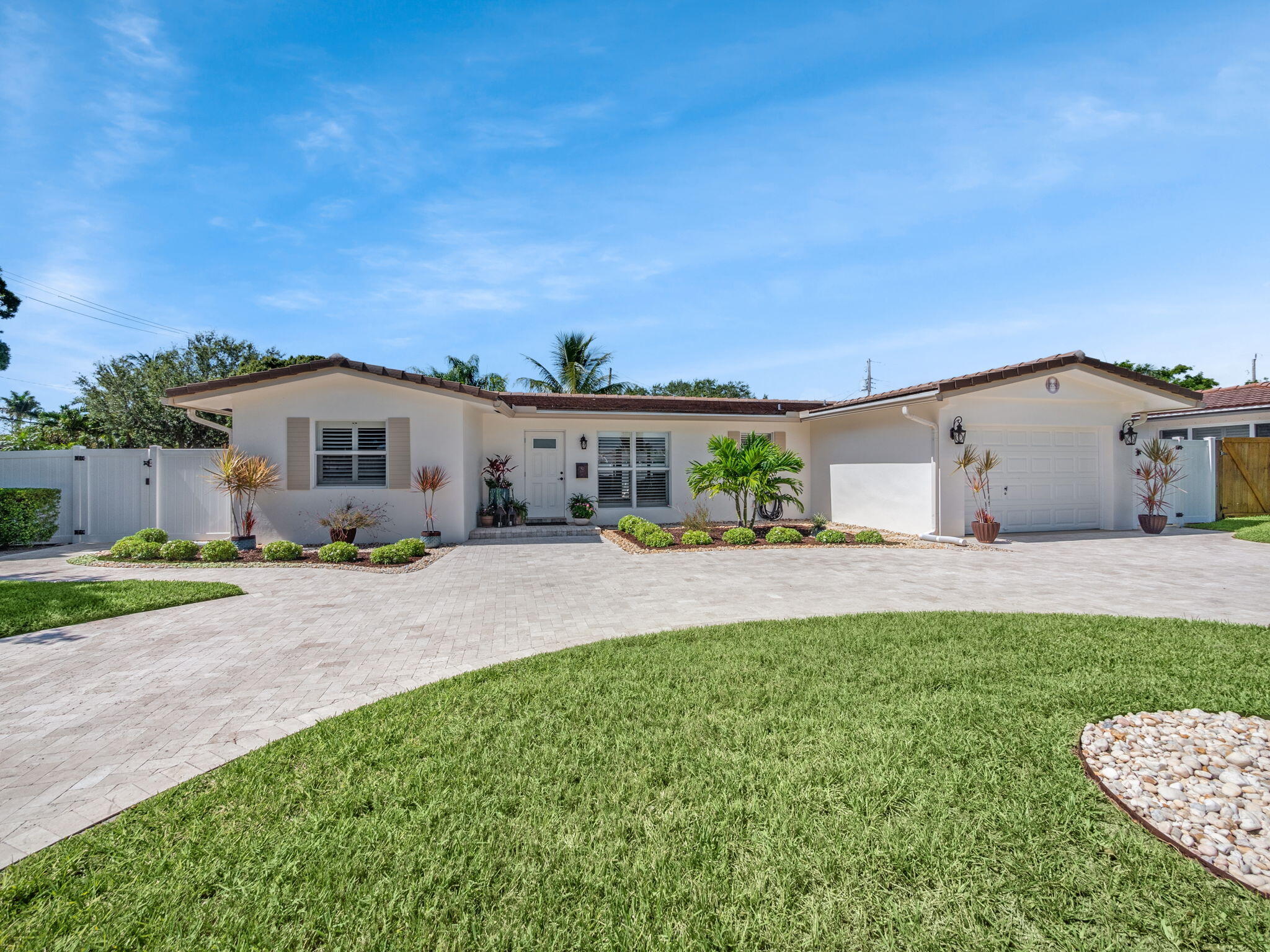 2250 Northeast 35th Street Lighthouse Point, FL 33064 - Photo 25 of 27 2250 NE 35th Street lighthouse Point flo