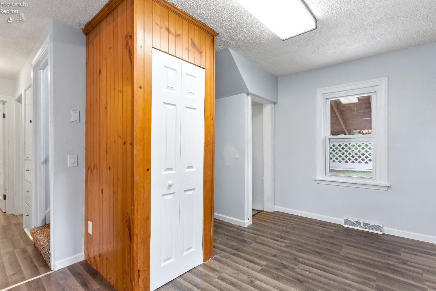 5706 Cleveland Road East Vermilion, OH 44089 - Photo 9 of 30 Gallery Image 9