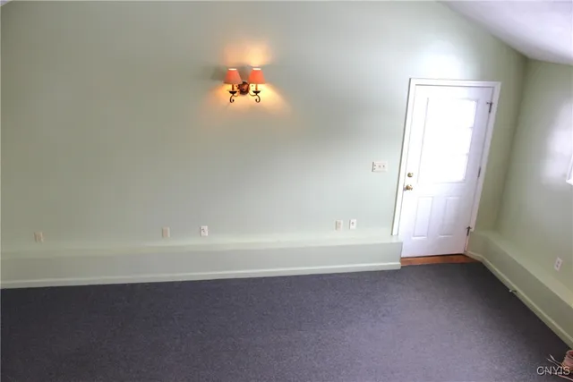 $229,900 | 207 Wright Avenue, Salina, NY 13211