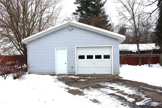 $229,900 | 207 Wright Avenue, Salina, NY 13211