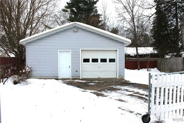 $229,900 | 207 Wright Avenue, Salina, NY 13211