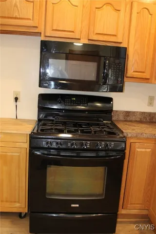 $229,900 | 207 Wright Avenue, Salina, NY 13211