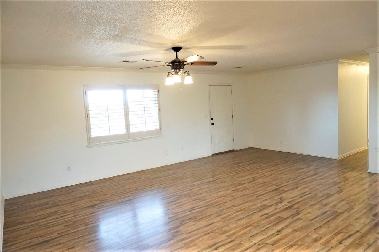 1202 Rose Terrace Perry, OK 73077 - Photo 5 of 34 Gallery Image 5