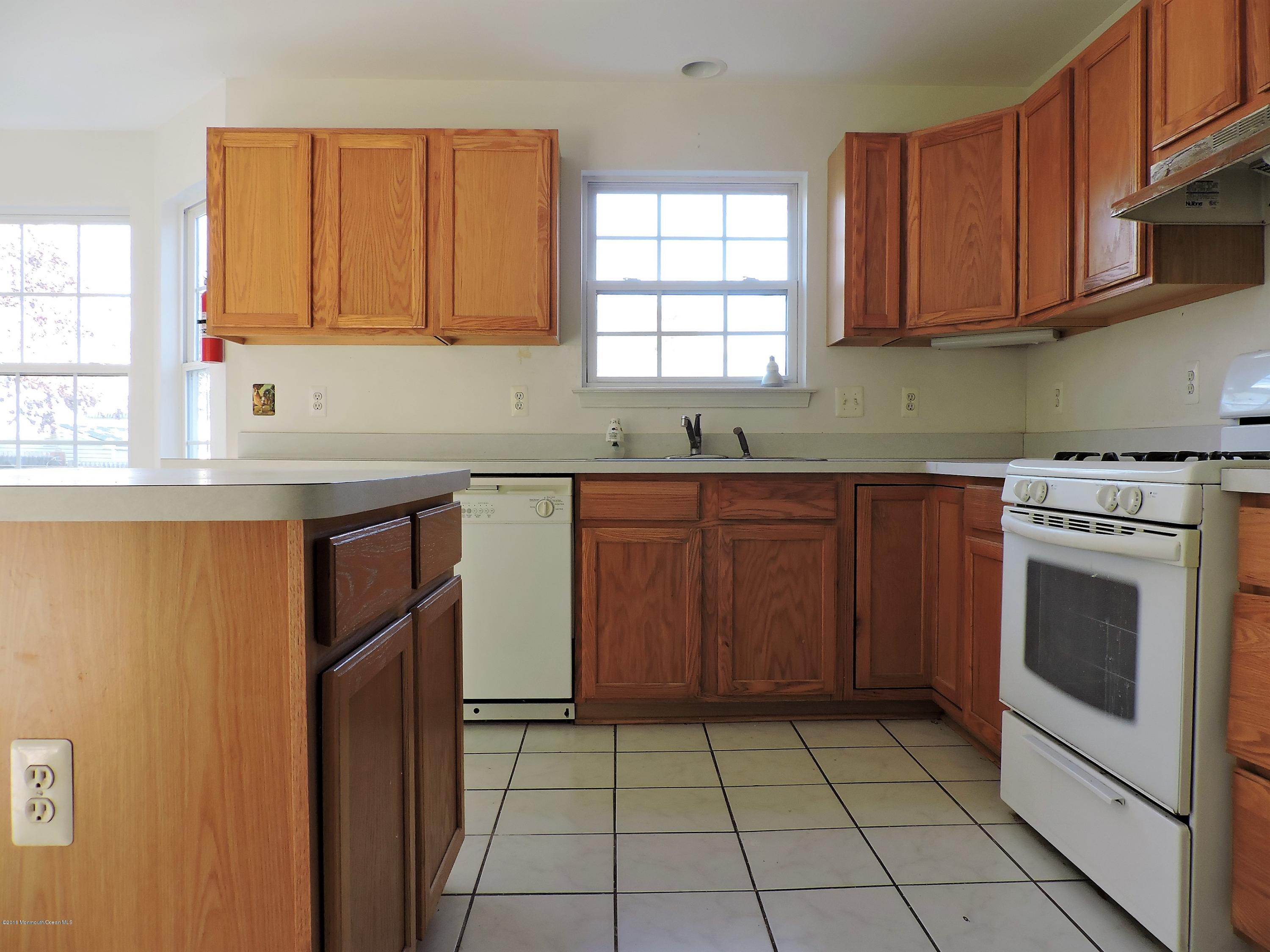 108 Gunwale Road Manahawkin, NJ 08050 - Photo 7 of 26 DSCN2976