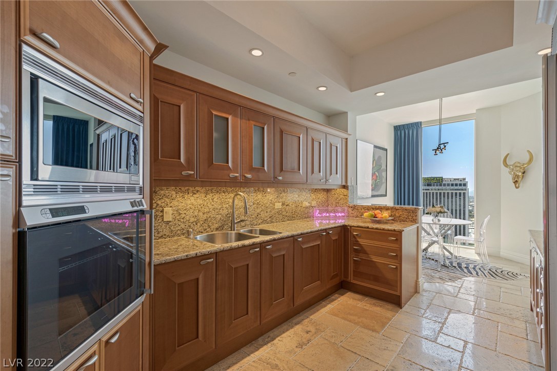 2777 Paradise Road, Unit 2904 Las Vegas, NV 89109 - Photo 12 of 50