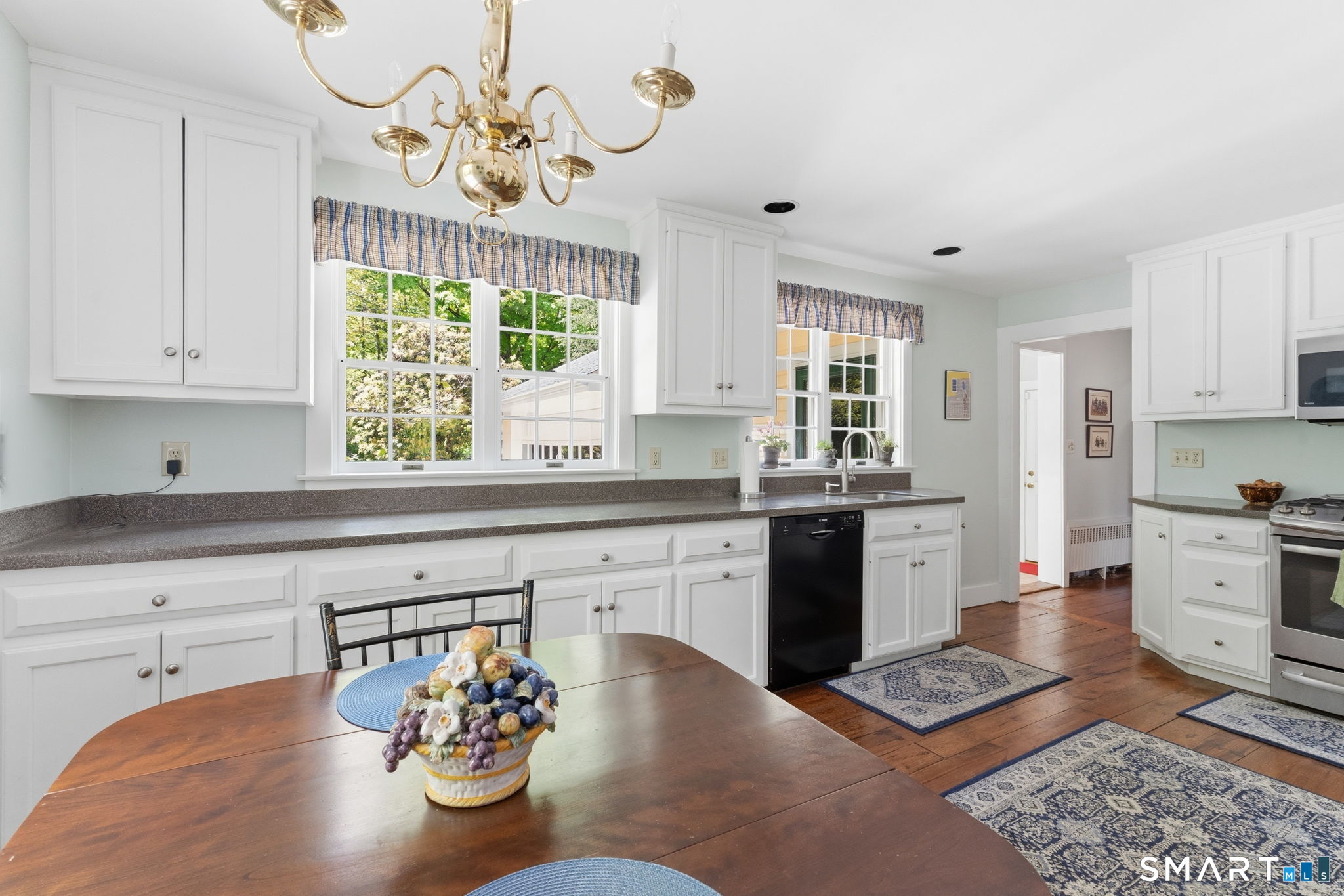 32 Juniper Road Bloomfield, CT 06002 - Photo 17 of 38