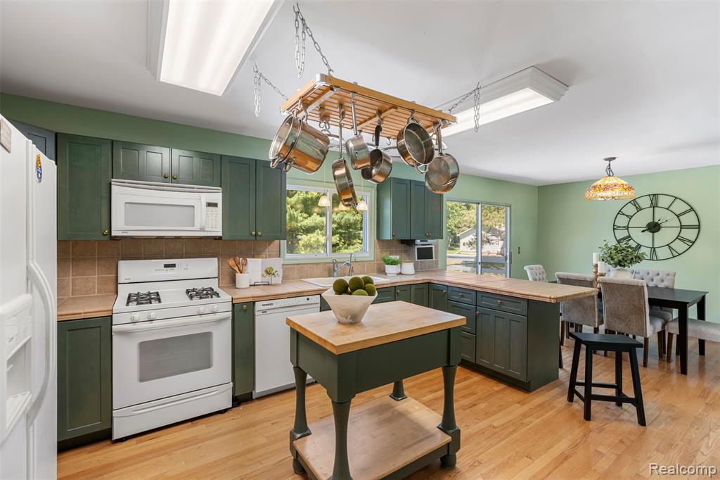 12075 Doane Road South Lyon, MI 48178 - Photo 15 of 67 Gallery Image 15